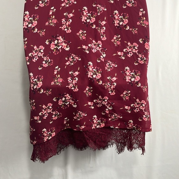 Divided Spaghetti Strap Floral Mini 90s-Style Slip Dress w/ Lace Hem - Picture 6 of 8